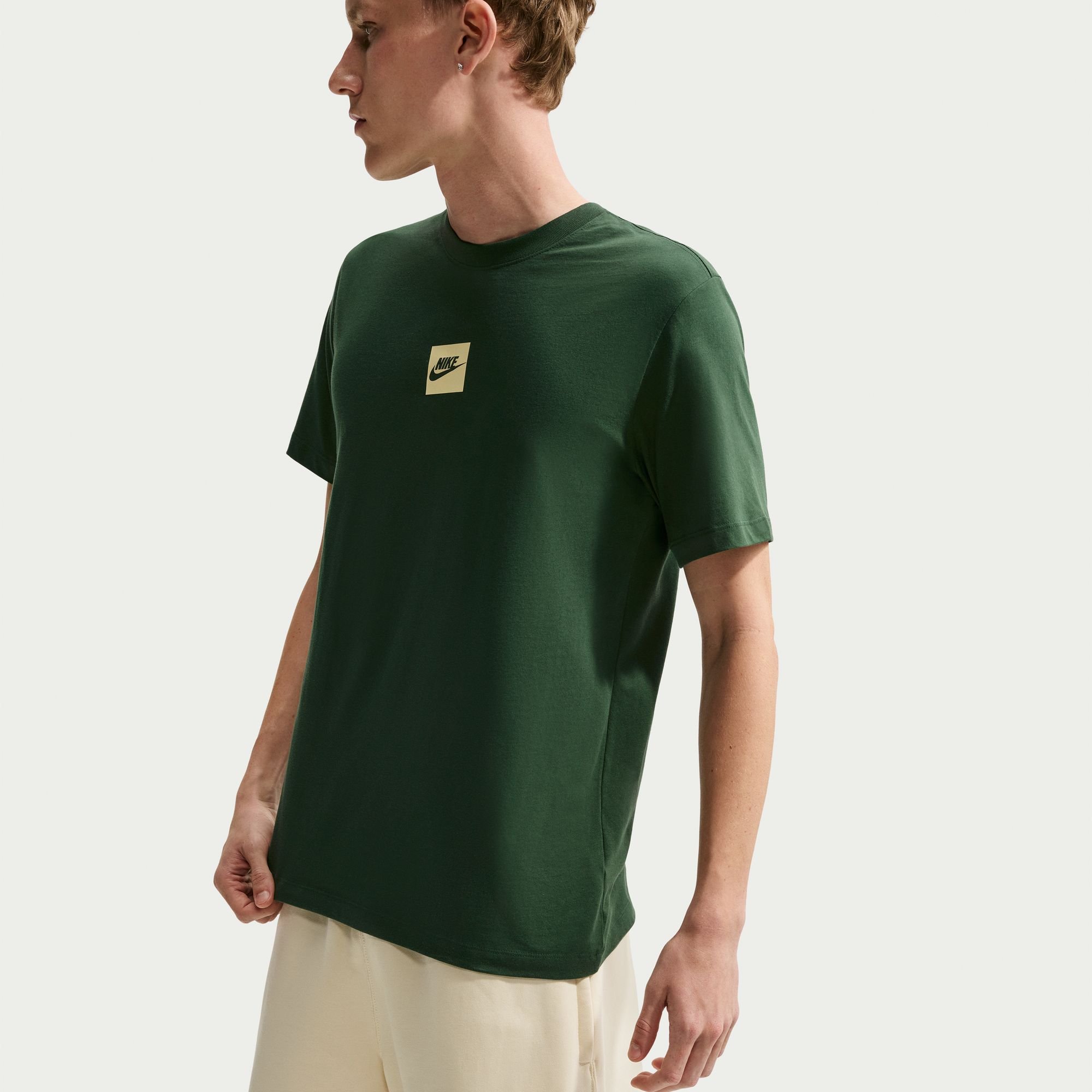 Nike Club Box T-Shirt Fire